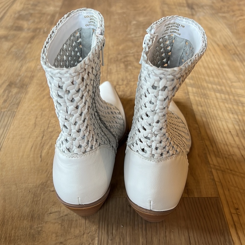 Coconuts by Matisse Golden Hour White Leather Western Side Boots Size 7 - Picture 3 of 9